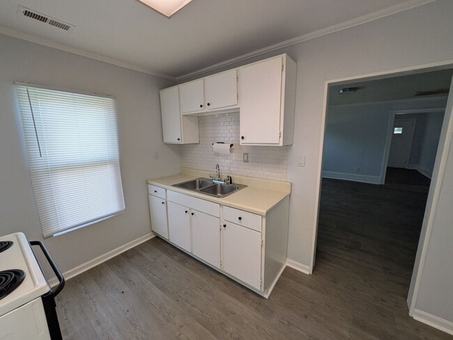 Photo - 194 Johnson Rd