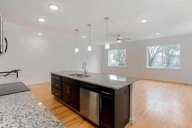 Photo - 1212 Porter St