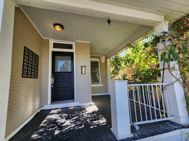 Photo - Amazing Avenues 2 bd house! Real Hardwood!