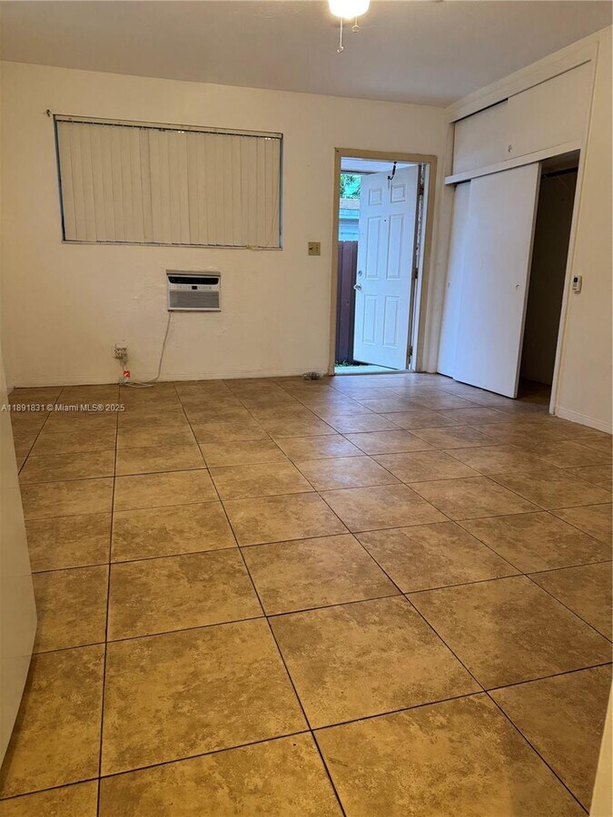 Photo - 1721 Plunkett St Unidad 3
