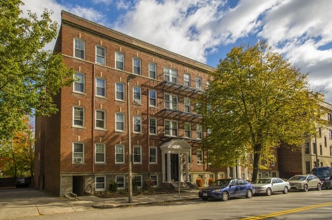 289 Chestnut Hill Ave