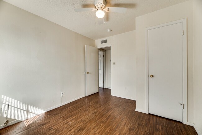 Photo - 106 E Cedar St Unit 8