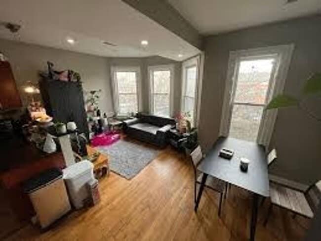 Photo - Convenient Mission Hill Location, In-Unit Washer and Dryer, Eat-in Kitchen, Big Bedrooms