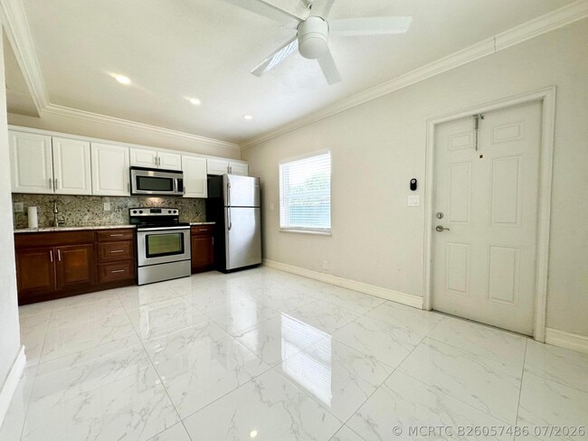 Photo - 1041 NE 16th Ave