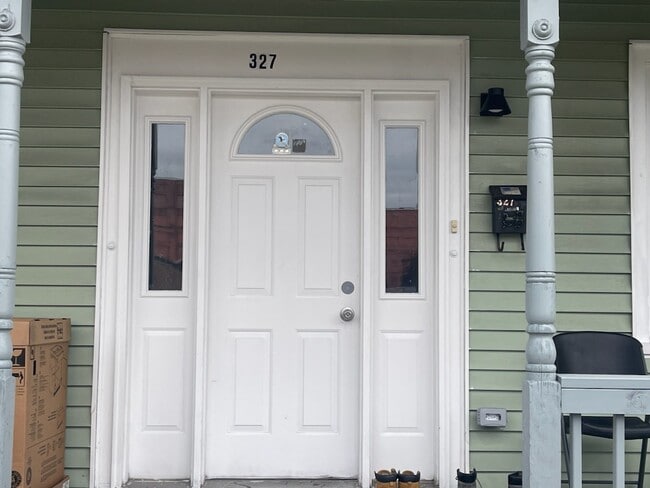Photo - 327 E Locust St