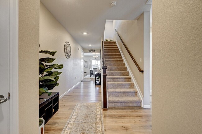 Photo - $3,395 - 4 bedroom home in Castle Rock is ...