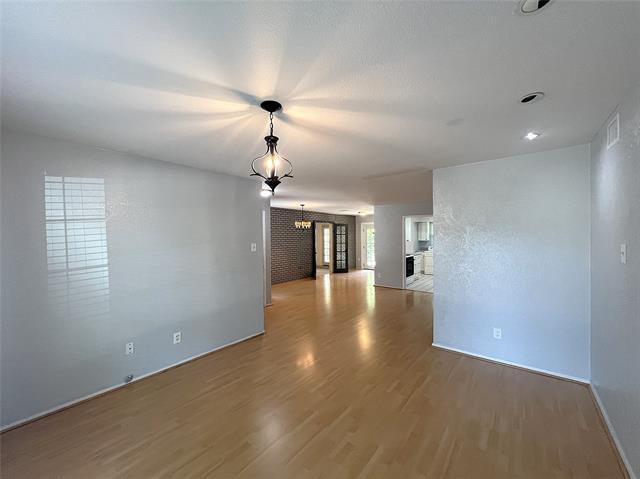 Photo - 804 Wateka Way