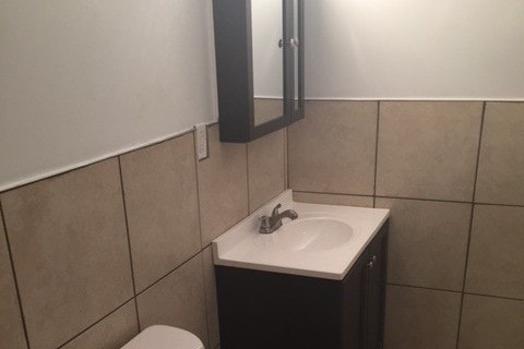 Bathroom (Sink/Vanity)