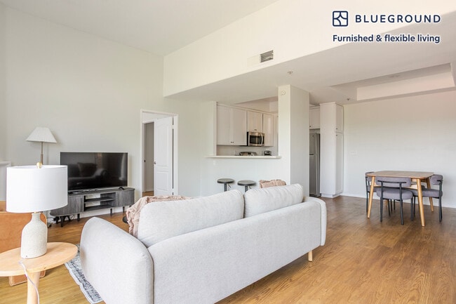 Photo - 2225 S Beverly Glen Blvd Unidad FL3-ID1384