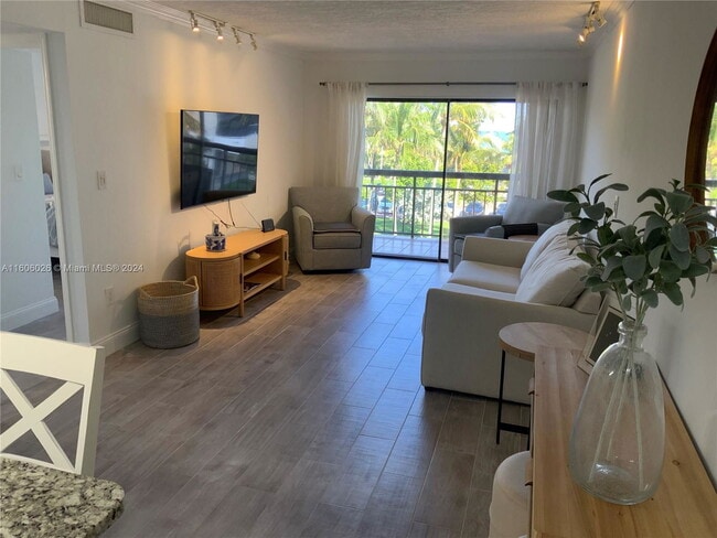 Photo - 6444 Collins Ave