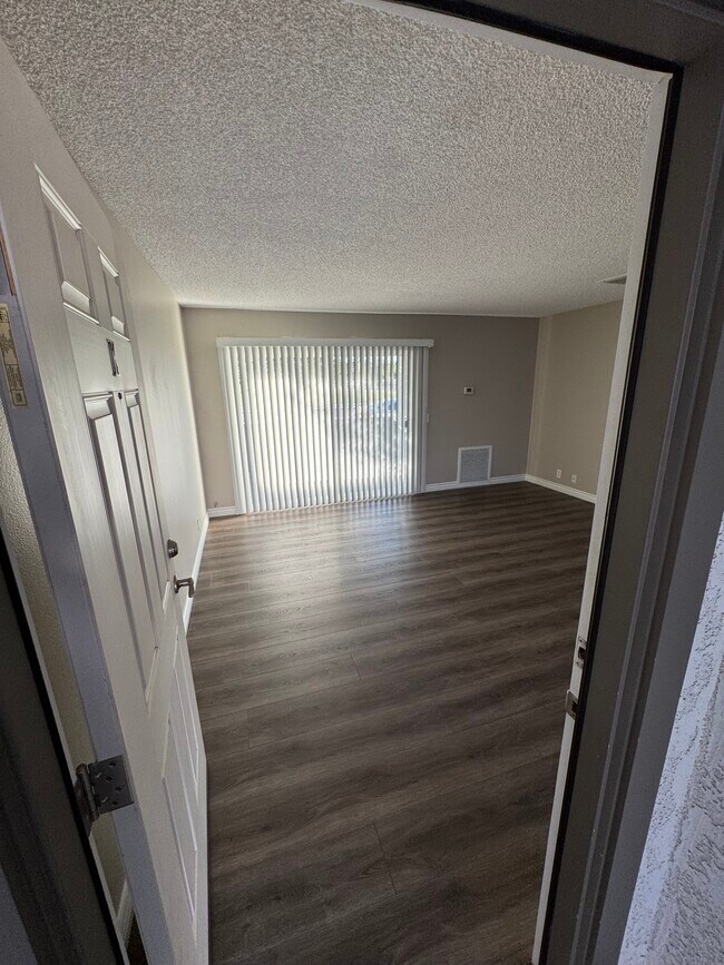 Photo - The Courtyard Apartments