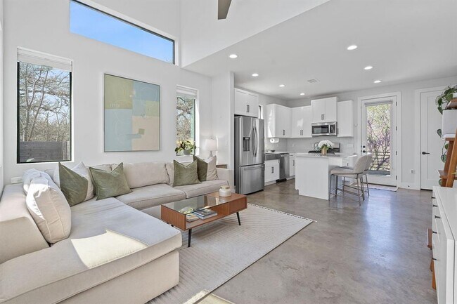 Photo - 1168 Ridgeway Dr