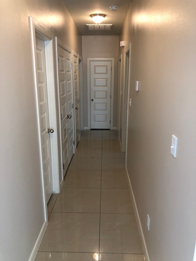 4717 N Dogwood St Unit 3