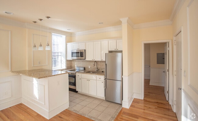 Kitchen 1BR, 1BA 500 SF