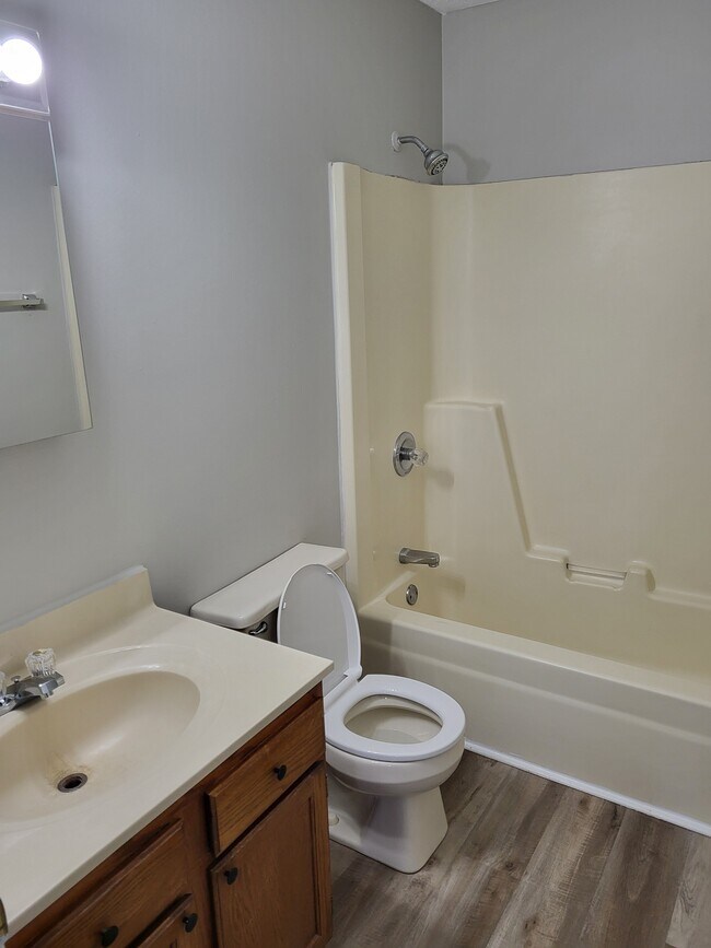 Photo - 217 Churchill Dr