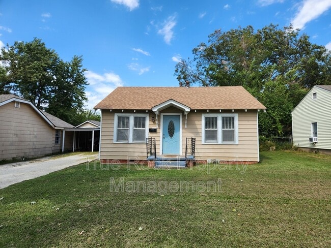 Building Photo - 1112 E Corona St Rental