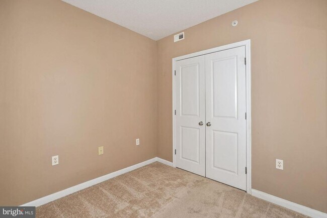 Building Photo - 851 N Glebe Rd Unit 1809