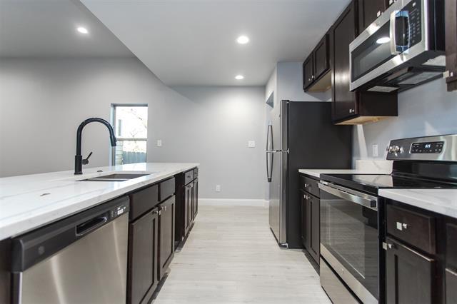 Photo - 415 W Elm St