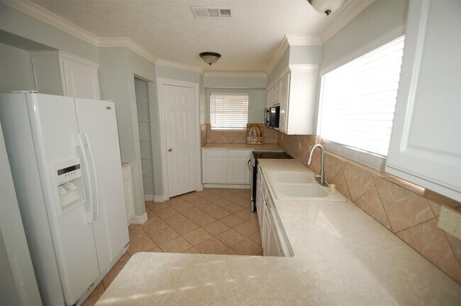 Photo - 3338 Walhalla Dr