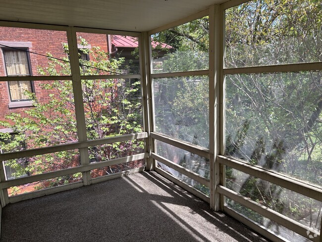 Building Photo - 458 W Market St Unit 2 Rental