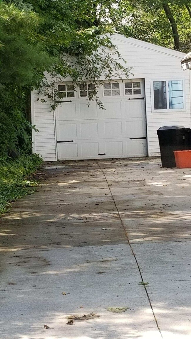 Photo - 821 Stanley St