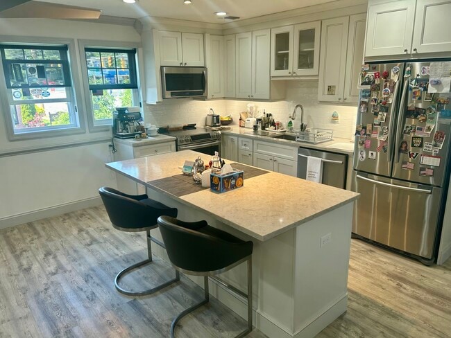 Photo - 633 Valley Rd Unidad Luxury Apartment