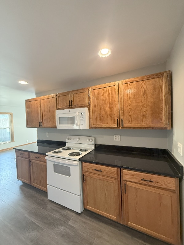 Building Photo - 240 Midway Ave Rental