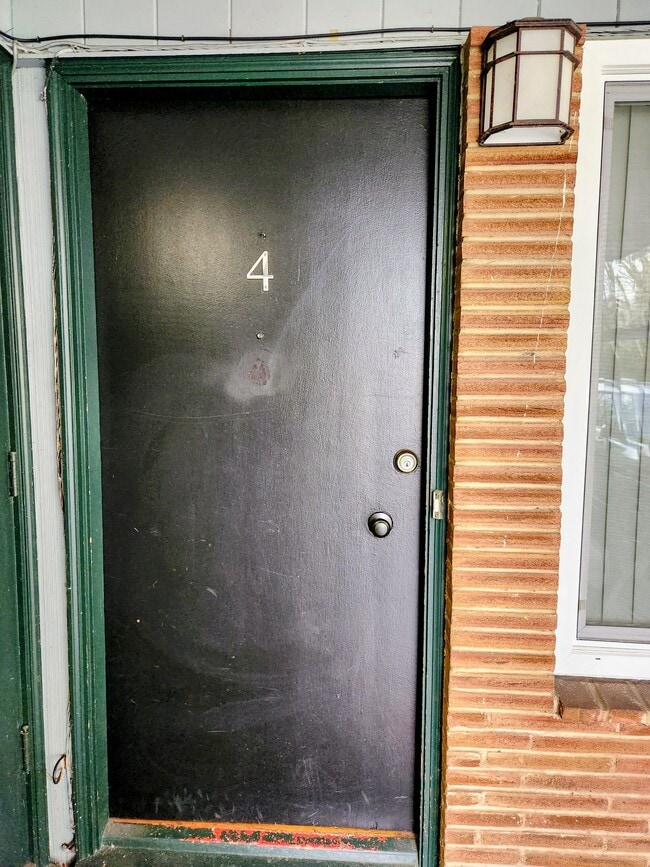 Building Photo - 5301 Ravenna Ave NE Unit 4