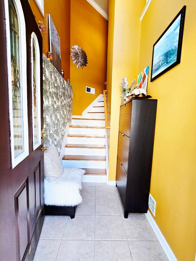 Photo - 324 Winthrop Dr