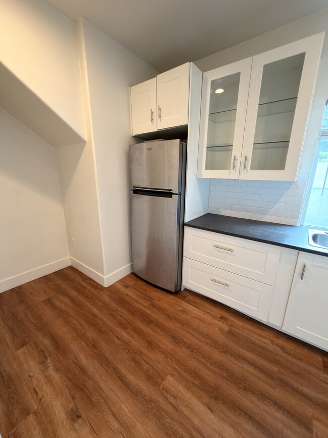 Photo - 4572 Onondaga Ave