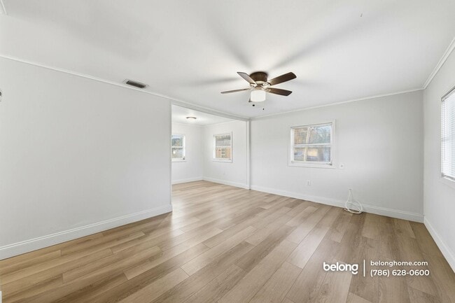 Photo - 1520 Hunter Rd