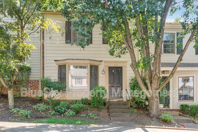 Photo - 1012 Huntwood Ln Townhome