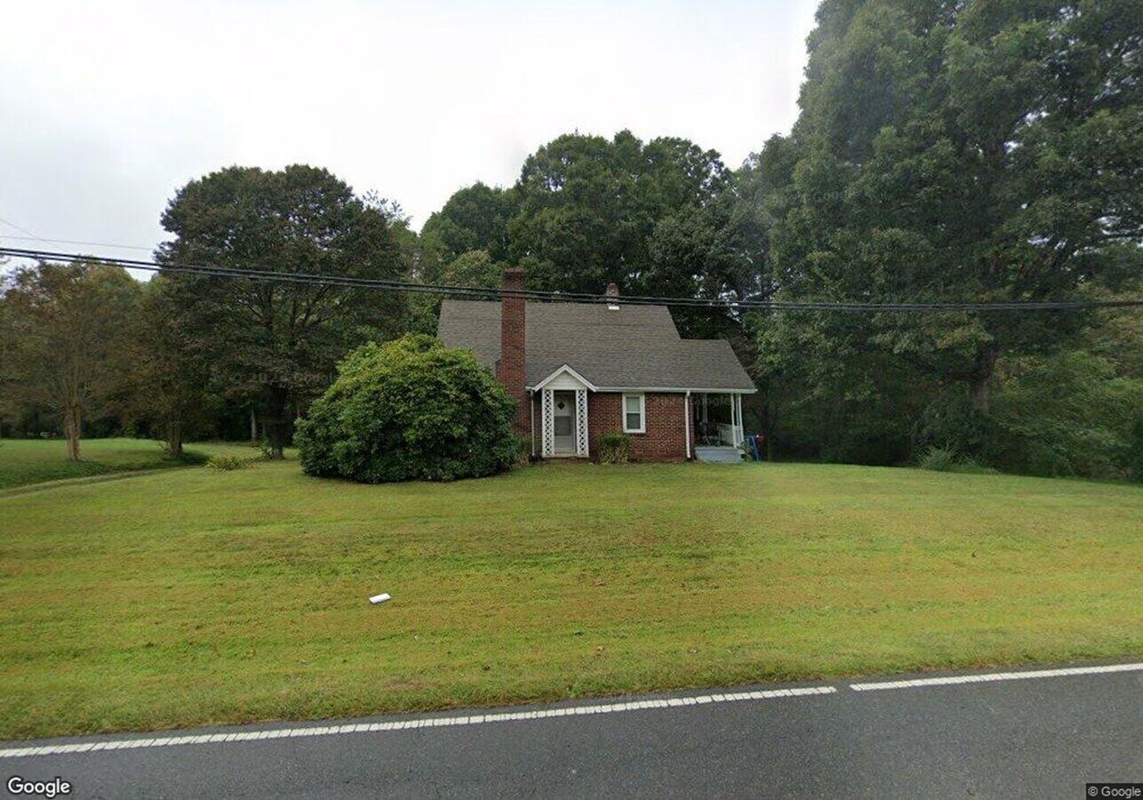 2 Bedroom • 1 Bath Home – Mount Airy, NC - 2 Bedroom • 1 Bath Home – Mount Airy, NC