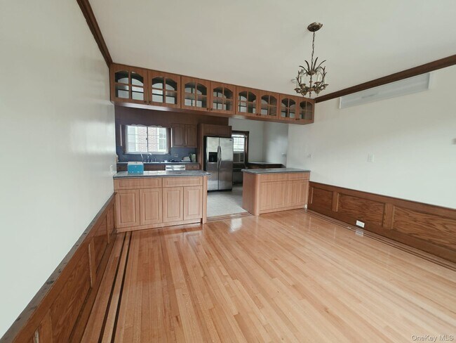 Photo - 180-15 Dalny Rd