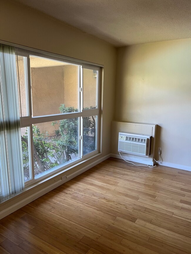 Photo - 12020 Hoffman St