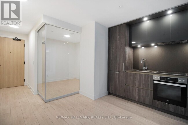 Photo - 15 Mercer St Unit 513