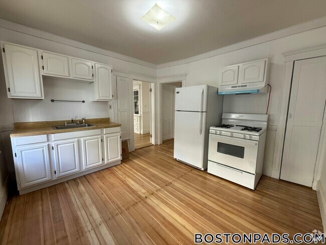 Building Photo - 30 Codman St Rental