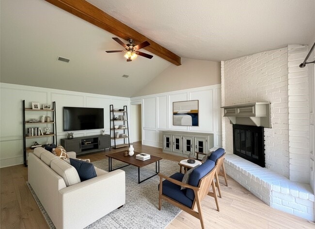 Photo - 22907 Provincial Blvd