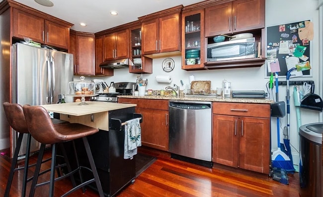 Photo - 632 E Broadway Unit 4