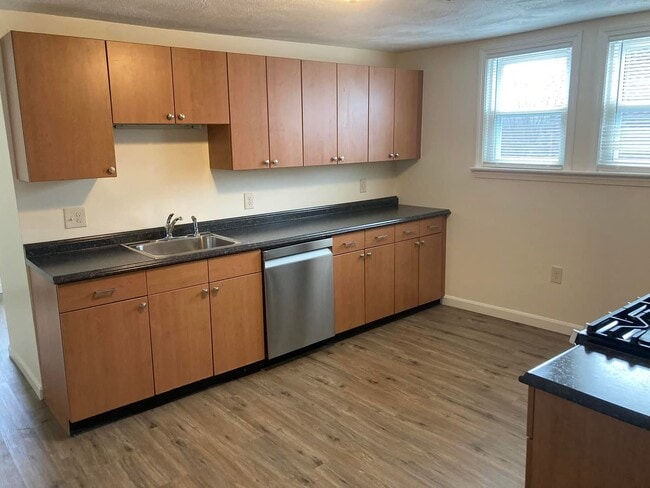 Building Photo - 102 Holten St Unit 102 holten st 3