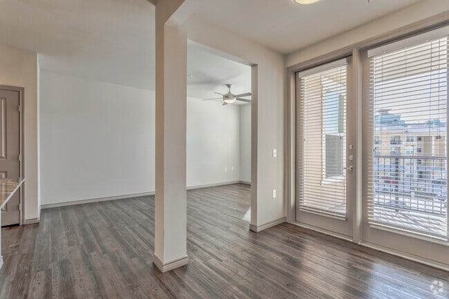 1 habitación, 1 baño - 868 pies cuadrados A5 - Área de comedor - The Village at Lakefront