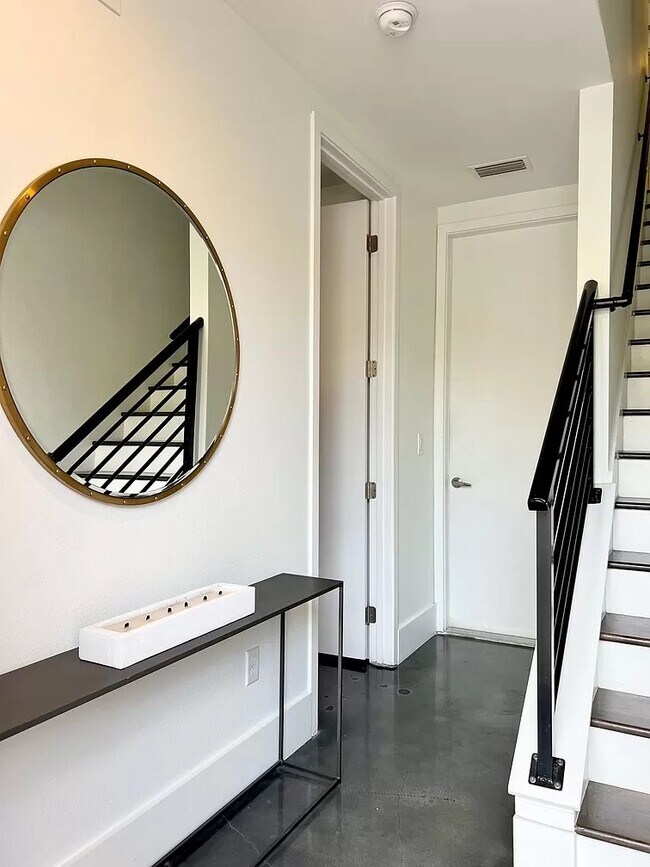 Photo - 814 2nd Ave N