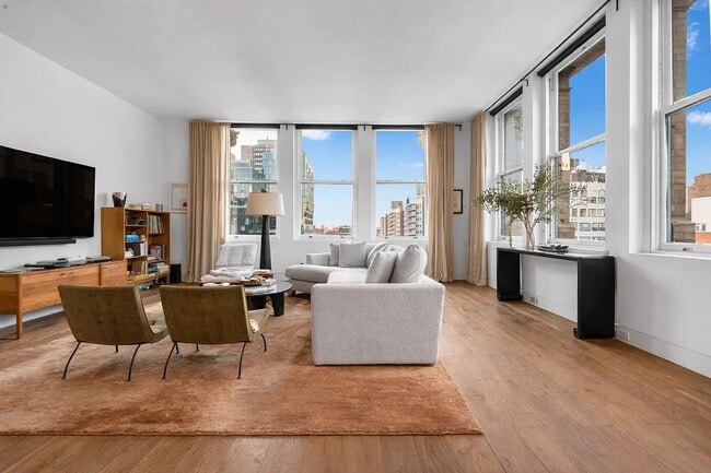 Photo - 640 Broadway Unit PH2-WEST