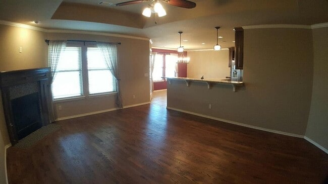 Photo - 7041 Cherokee Crossing West