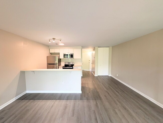 Photo - 3065 Huntleigh Dr