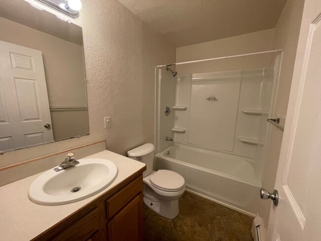 Photo - 431 Judith Rd Unit 4 (762)