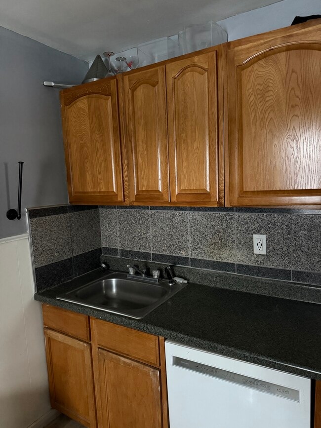 Photo - 604 Colvin Ave