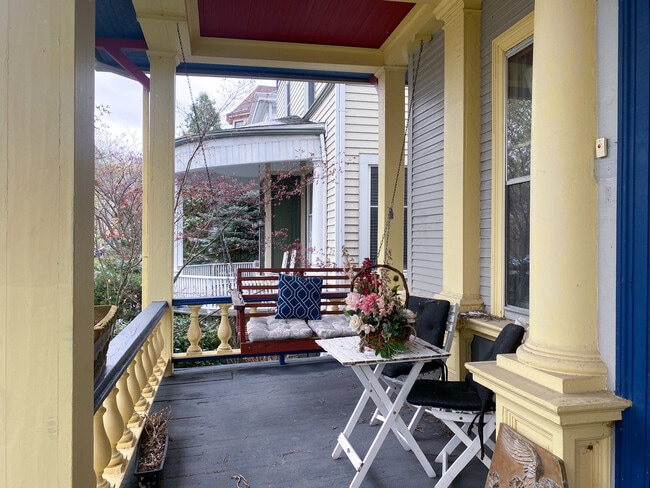 Photo - 1946 Orrington Ave