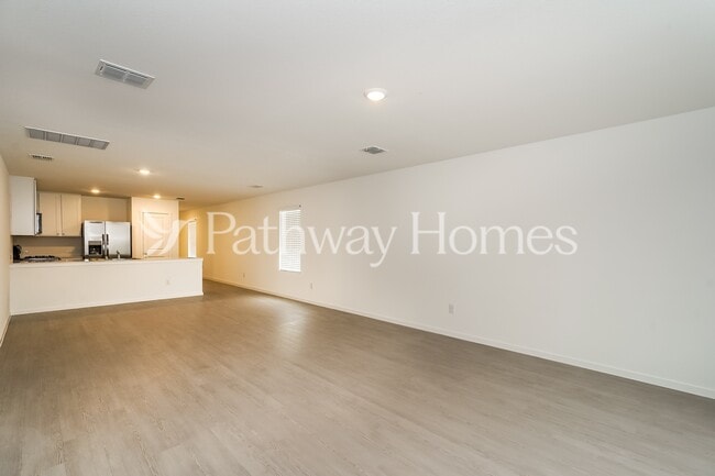 Photo - 3136 Tokara St