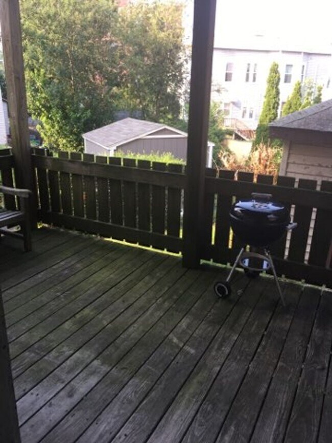 Photo - Great Sunny 3 Bed w/ Yard!